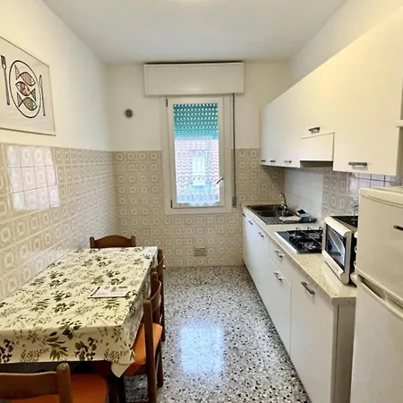 Apartment Top-floor Flat With Parking In